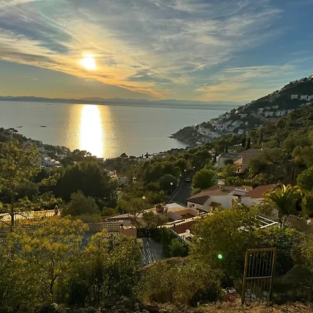 Familiale Piscine Privee Et Magnifique Vue * Roses